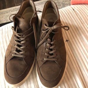 Tom’s men’s sneakers